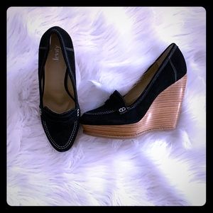 Levity Wedges